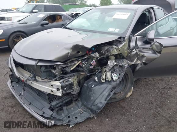 2019 Toyota Camry Hybrid LE с VIN 4T1B31HK3KU510944, выставлен на аукционе IAAI как лот 42493641 с пробегом 137 300 миль миль и . История ставок и продаж доступна на DreamBid. Изображение 6.