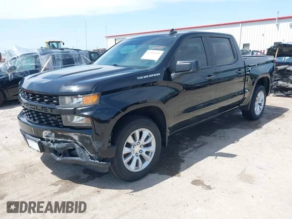 2020 Chevrolet Silverado 1500 Custom z VIN 3GCPYBEHXLG251383, wystawiony jako IAAI lot #42090509 z przebiegiem 73 202 mil mil oraz . Historia ofert i sprzedaży dostępna na DreamBid. Obrazek 2.