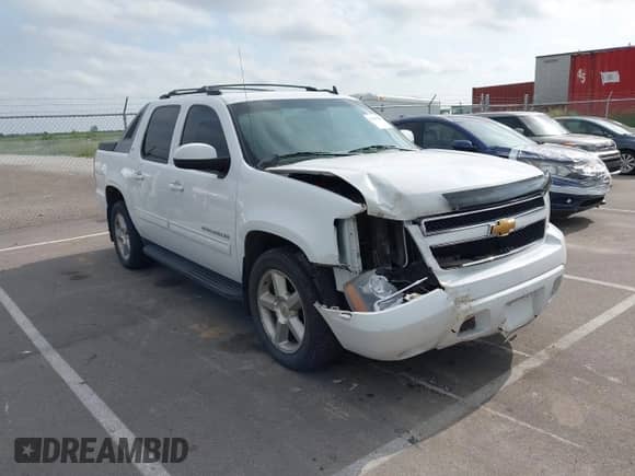 2011 Chevrolet Avalanche LT z VIN 3GNTKFE31BG240127, wystawiony jako IAAI lot #42488489 z przebiegiem 147 737 mil mil oraz . Historia ofert i sprzedaży dostępna na DreamBid. Obrazek 1.