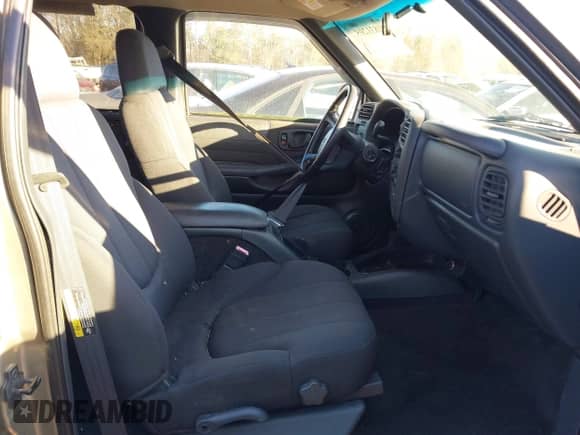 2003 Chevrolet S-10 LS с VIN 1GCDT13X63K104508, выставлен на аукционе IAAI как лот 41831205 с пробегом 147 397 миль миль и . История ставок и продаж доступна на DreamBid. Изображение 5.