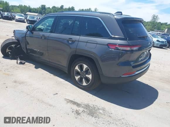 2024 Jeep Grand Cherokee with VIN 1C4RJYB68RC714152, listed as a IAAI auction lot 42532809 with 3,628 mi miles and . Bid and sale history available at DreamBid. Image 3.