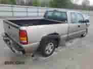 2001 Chevrolet Silverado 1500 z VIN 2GCEC19W811335152, wystawiony jako Copart lot #52974905 z przebiegiem 276 599 mil mil oraz Szkoda całkowita • Salvage title. Historia ofert i sprzedaży dostępna na DreamBid. Obrazek 3.
