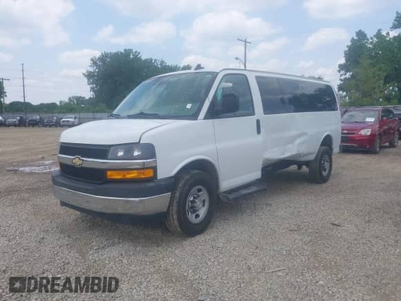 2020 Chevrolet Express Passenger LT с VIN 1GAZGPFG1L1147161, выставлен на аукционе IAAI как лот 42477161 с пробегом 79 432 миль миль и . История ставок и продаж доступна на DreamBid. Изображение 17.