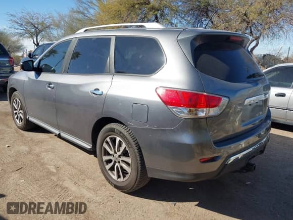 2015 Nissan Pathfinder S with VIN 5N1AR2MM3FC637499, listed as a IAAI auction lot 41627407 with 184,127 mi miles and . Bid and sale history available at DreamBid. Image 3.