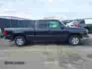 2004 Chevrolet Silverado 1500 Work Truck с VIN 2GCEC19V941123159, выставлен на аукционе IAAI как лот 41419477 с пробегом 171 449 миль миль и . История ставок и продаж доступна на DreamBid. Изображение 13.