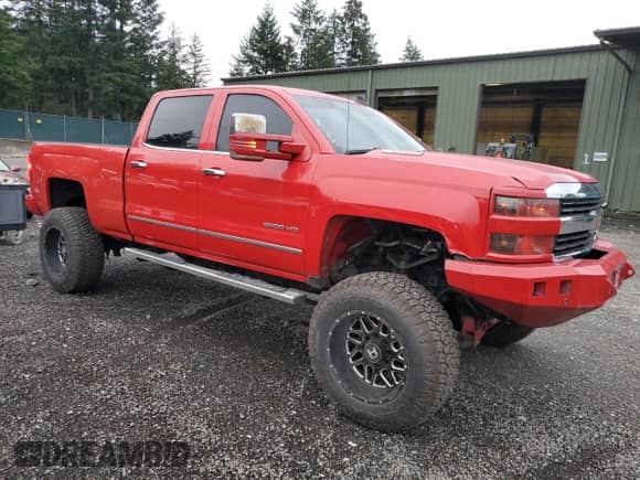 2015 Chevrolet Silverado 2500HD LTZ z VIN 1GC1KWE82FF589154, wystawiony jako Copart lot #80533464 z przebiegiem 98 034 mil mil oraz Czysty tytuł • Clean title. Historia ofert i sprzedaży dostępna na DreamBid. Obrazek 4.