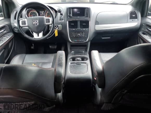 2019 Dodge Grand Caravan GT with VIN 2C4RDGEG2KR736389, listed as a Copart auction lot 68547745 with 122,379 mi miles and Salvage title. Bid and sale history available at DreamBid. Image 8.