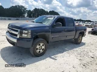 2007 Chevrolet Silverado 1500 1LT с VIN 2GCEC13C271524564, выставлен на аукционе Copart как лот 69112005 с пробегом 501 156 миль миль и Списание • Salvage title. История ставок и продаж доступна на DreamBid. Изображение 1.