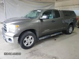 2012 Toyota Tundra с VIN 5TFUM5F13CX036814, выставлен на аукционе Copart как лот 84456165 с пробегом 103 570 миль миль и Списание • Salvage title. История ставок и продаж доступна на DreamBid. Изображение 1.