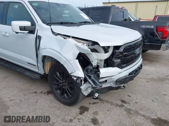 2025 Ford F-150 Lariat with VIN 1FTFW5LD8SFB71812, listed as a IAAI auction lot 43146033 with 1,904 mi miles and . Bid and sale history available at DreamBid. Image 6.