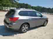 2019 Nissan Pathfinder S z VIN 5N1DR2MN6KC639215, wystawiony jako Copart lot #71620455 z przebiegiem 137 488 mil mil oraz Szkoda całkowita • Salvage title. Historia ofert i sprzedaży dostępna na DreamBid. Obrazek 3.