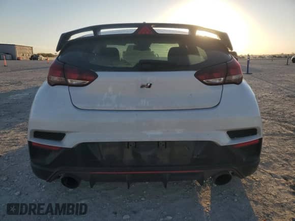 2021 Hyundai Veloster z VIN KMHT36AH2MU010681, wystawiony jako Copart lot #84213804 z przebiegiem 47 389 mil mil oraz Szkoda całkowita • Salvage title. Historia ofert i sprzedaży dostępna na DreamBid. Obrazek 6.