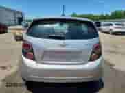 2015 Chevrolet Sonic LS с VIN 1G1JB6SG3F4113902, выставлен на аукционе Copart как лот 64448205 с пробегом 57 490 миль миль и Списание • Salvage title. История ставок и продаж доступна на DreamBid. Изображение 6.