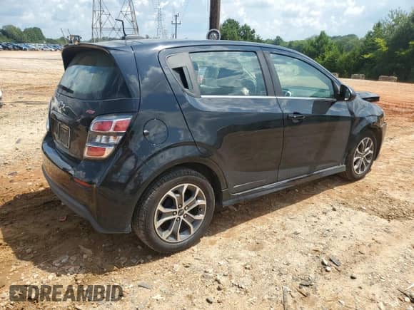 2019 Chevrolet Sonic LT z VIN 1G1JD6SB4K4110001, wystawiony jako Copart lot #66013155 z przebiegiem 58 401 mil mil oraz Szkoda całkowita • Salvage title. Historia ofert i sprzedaży dostępna na DreamBid. Obrazek 3.