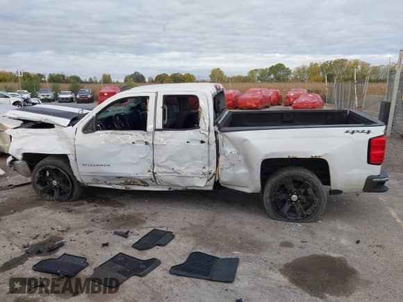 2015 Chevrolet Silverado 1500 LT z VIN 1GCVKREC4FZ218583, wystawiony jako IAAI lot #43431870 z przebiegiem 66 022 mil mil oraz . Historia ofert i sprzedaży dostępna na DreamBid. Obrazek 15.