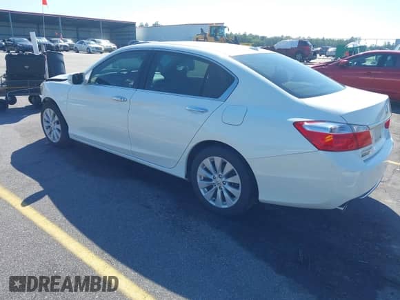 2015 Honda Accord EX-L z VIN 1HGCR3F85FA010206, wystawiony jako IAAI lot #43291573 z przebiegiem 137 713 mil mil oraz . Historia ofert i sprzedaży dostępna na DreamBid. Obrazek 3.