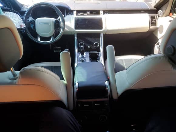 2019 Land Rover Range Rover Sport HST z VIN SALWS2SU6KA861771, wystawiony jako Copart lot #80624244 z przebiegiem Nie podano mil oraz Szkoda całkowita • Salvage title. Historia ofert i sprzedaży dostępna na DreamBid. Obrazek 8.