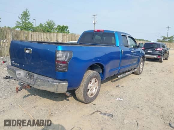 2007 Toyota Tundra SR5 z VIN 5TFST54167X001705, wystawiony jako IAAI lot #42439035 z przebiegiem 211 722 mil mil oraz . Historia ofert i sprzedaży dostępna na DreamBid. Obrazek 4.