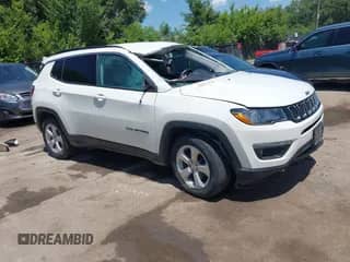 2018 Jeep Compass Latitude z VIN 3C4NJCBB6JT377052, wystawiony jako IAAI lot #42537178 z przebiegiem 108 200 mil mil oraz . Historia ofert i sprzedaży dostępna na DreamBid. Obrazek 1.