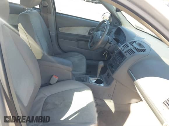 2004 Chevrolet Malibu Maxx LT z VIN 1G1ZU64864F200214, wystawiony jako IAAI lot #41690943 z przebiegiem 206 173 mil mil oraz . Historia ofert i sprzedaży dostępna na DreamBid. Obrazek 5.
