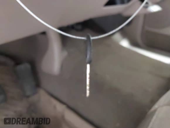 2003 Chevrolet Silverado 2500HD LT z VIN 1GCHK29U73E336640, wystawiony jako IAAI lot #43511993 z przebiegiem 96 231 mil mil oraz . Historia ofert i sprzedaży dostępna na DreamBid. Obrazek 11.