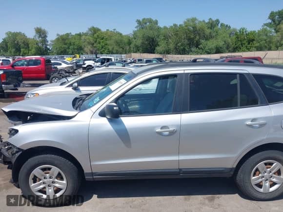 2009 Hyundai Santa Fe GLS z VIN 5NMSG73D39H236246, wystawiony jako IAAI lot #42390755 z przebiegiem 122 802 mil mil oraz . Historia ofert i sprzedaży dostępna na DreamBid. Obrazek 15.