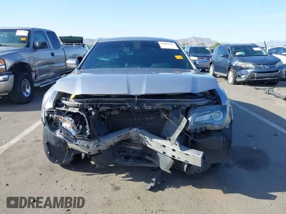 2015 Chrysler 300 S с VIN 2C3CCABGXFH853521, выставлен на аукционе IAAI как лот 42683181 с пробегом 138 085 миль миль и . История ставок и продаж доступна на DreamBid. Изображение 6.
