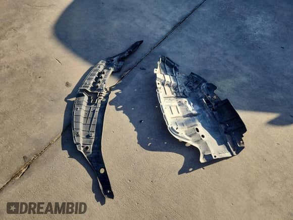 2017 Toyota Camry XLE z VIN 4T1BF1FK3HU616376, wystawiony jako Copart lot #82479955 z przebiegiem 147 740 mil mil oraz Szkoda całkowita • Salvage title. Historia ofert i sprzedaży dostępna na DreamBid. Obrazek 12.