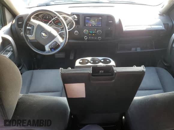 2013 Chevrolet Silverado 1500 LT z VIN 1GCRKSE79DZ215929, wystawiony jako Copart lot #83750135 z przebiegiem 163 596 mil mil oraz Szkoda całkowita • Salvage title. Historia ofert i sprzedaży dostępna na DreamBid. Obrazek 8.