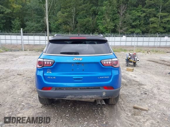 2020 Jeep Compass Limited with VIN 3C4NJDCB7LT208827, listed as a IAAI auction lot 43063182 with 94,469 mi miles and . Bid and sale history available at DreamBid. Image 16.