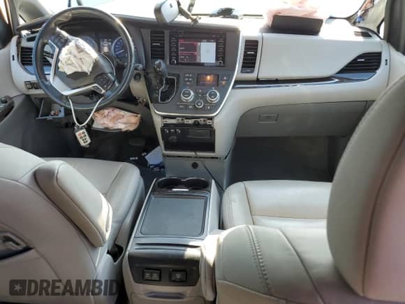 2019 Toyota Sienna XLE Auto Access Seat with VIN 5TDYZ3DC5KS974572, listed as a Copart auction lot 81650245 with 86,321 mi miles and Salvage title. Bid and sale history available at DreamBid. Image 8.