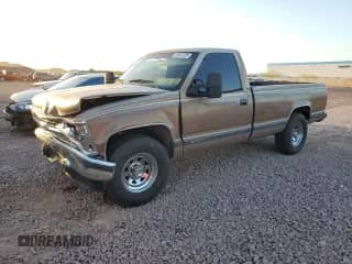 1994 Chevrolet Silverado 2500 с VIN 1GCFC24K6RE177094, выставлен на аукционе Copart как лот 52831725 с пробегом 196 080 миль миль и Списание • Salvage title. История ставок и продаж доступна на DreamBid. Изображение 1.