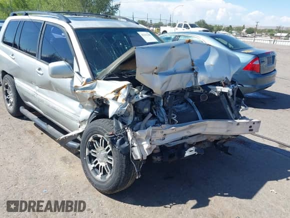 2004 Toyota Highlander with VIN JTEDP21A940036156, listed as a IAAI auction lot 43211180 with 150,165 mi miles and . Bid and sale history available at DreamBid. Image 6.