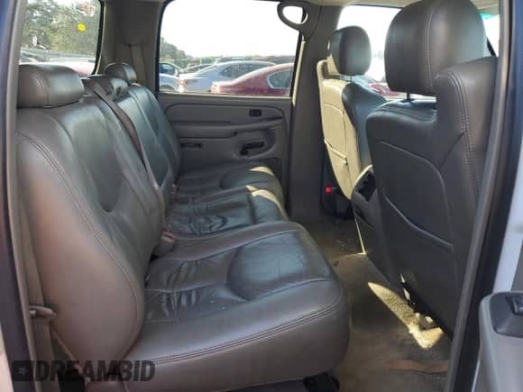 2005 Chevrolet Suburban LT z VIN 3GNEC16Z55G271476, wystawiony jako Copart lot #76740214 z przebiegiem Nie podano mil oraz Szkoda całkowita • Salvage title. Historia ofert i sprzedaży dostępna na DreamBid. Obrazek 11.