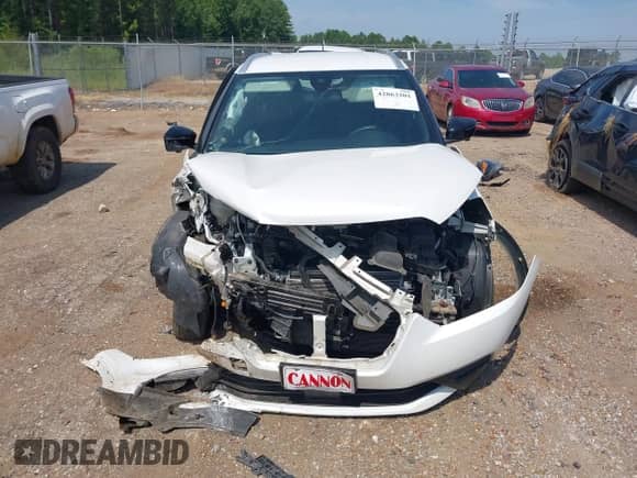 2020 Nissan Kicks SR with VIN 3N1CP5DV8LL557535, listed as a IAAI auction lot 42863201 with 61,174 mi miles and . Bid and sale history available at DreamBid. Image 13.