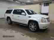 2007 Cadillac Escalade ESV z VIN 1GYFK66877R419158, wystawiony jako Copart lot #57722715 z przebiegiem Nie podano mil oraz Czysty tytuł • Clean title. Historia ofert i sprzedaży dostępna na DreamBid. Obrazek 4.