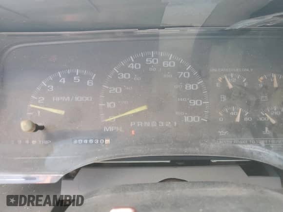 1998 Chevrolet Silverado 1500 with VIN 1GCEC14RXWZ128004, listed as a Copart auction lot 86500705 with 204,630 mi miles and Salvage title. Bid and sale history available at DreamBid. Image 9.