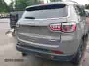 2023 Jeep Compass Latitude Lux с VIN 3C4NJDFN7PT558387, выставлен на аукционе IAAI как лот 43028238 с пробегом 19 083 миль миль и . История ставок и продаж доступна на DreamBid. Изображение 18.