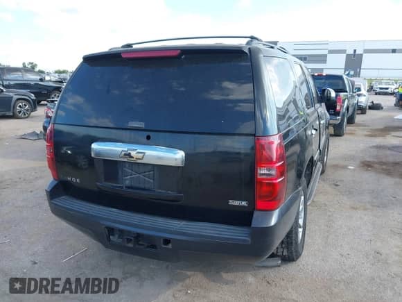 2007 Chevrolet Tahoe LT z VIN 1GNFC13047R406069, wystawiony jako IAAI lot #43315118 z przebiegiem 196 957 mil mil oraz . Historia ofert i sprzedaży dostępna na DreamBid. Obrazek 4.