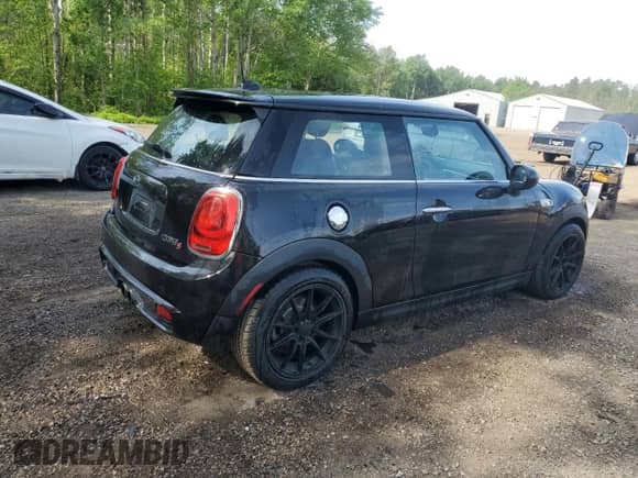 2015 MINI Hardtop S with VIN WMWXP7C52F2A33637, listed as a Copart auction lot 61159235 with 186,748 mi miles and Clean title. Bid and sale history available at DreamBid. Image 3.