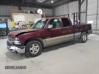 2000 Chevrolet Silverado 1500 LS z VIN 1GCEC19T8YZ241344, wystawiony jako Copart lot #68845625 z przebiegiem 219 755 mil mil oraz Szkoda całkowita • Salvage title. Historia ofert i sprzedaży dostępna na DreamBid. Obrazek 1.