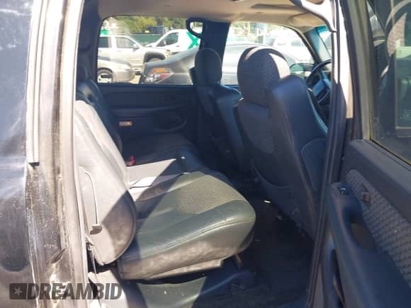 2002 Chevrolet Avalanche с VIN 3GNEK13T82G152545, выставлен на аукционе IAAI как лот 43359833 с пробегом 23 848 миль миль и . История ставок и продаж доступна на DreamBid. Изображение 8.