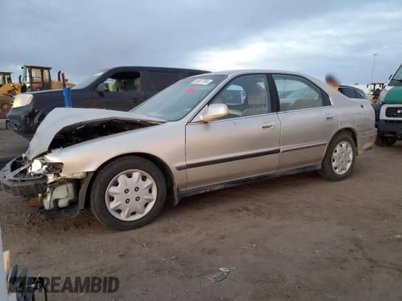 1995 Honda Accord LX z VIN 1HGCD5638SA151859, wystawiony jako Copart lot #85007704 z przebiegiem 137 901 mil mil oraz Szkoda całkowita • Salvage title. Historia ofert i sprzedaży dostępna na DreamBid. Obrazek 1.