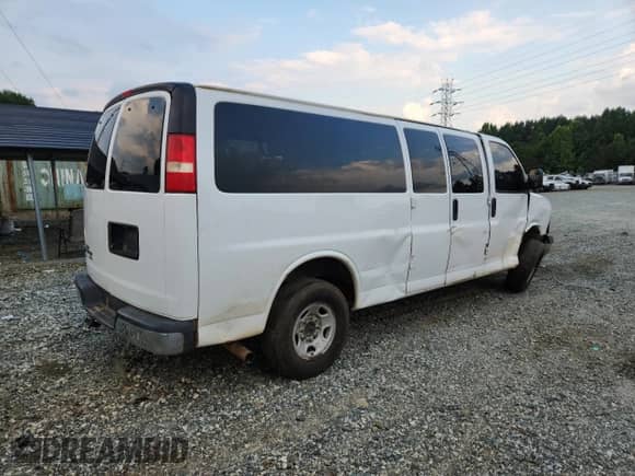 2015 Chevrolet Express Passenger LT с VIN 1GAZG1FG1F1159439, выставлен на аукционе Copart как лот 63643085 с пробегом Не указан миль и Списание • Salvage title. История ставок и продаж доступна на DreamBid. Изображение 3.