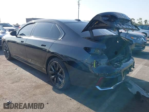 2023 BMW 7 Series 740i z VIN WBA23EH0XPCM62959, wystawiony jako IAAI lot #43051879 z przebiegiem 39 815 mil mil oraz . Historia ofert i sprzedaży dostępna na DreamBid. Obrazek 3.