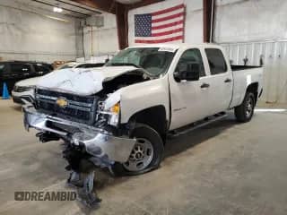 2013 Chevrolet Silverado 2500HD Work Truck с VIN 1GC1KVCG8DF242008, выставлен на аукционе Copart как лот 83922505 с пробегом 181 618 миль миль и На запчасти • Non repairable. История ставок и продаж доступна на DreamBid. Изображение 1.