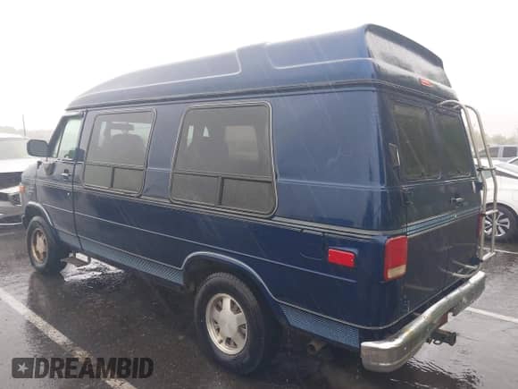 1995 Chevrolet Chevy Van with VIN 1GBEG25K0SF177840, listed as a IAAI auction lot 42251083 with 114,495 mi miles and . Bid and sale history available at DreamBid. Image 3.