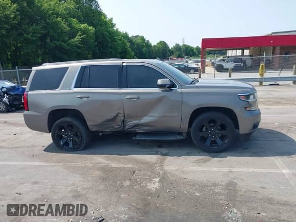 2017 Chevrolet Tahoe LT с VIN 1GNSKBKC2HR367583, выставлен на аукционе IAAI как лот 42393460 с пробегом 140 675 миль миль и . История ставок и продаж доступна на DreamBid. Изображение 13.