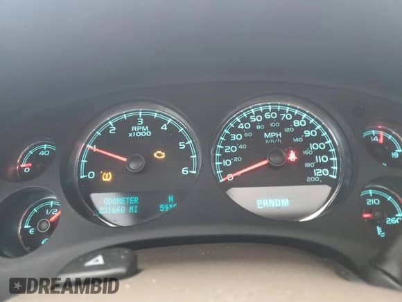 2010 Chevrolet Silverado 1500 LTZ z VIN 1GCSKTE36AZ107820, wystawiony jako Copart lot #86590095 z przebiegiem 231 660 mil mil oraz Szkoda całkowita • Salvage title. Historia ofert i sprzedaży dostępna na DreamBid. Obrazek 9.