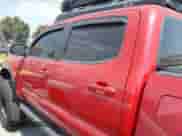 2018 Toyota Tacoma SR5 с VIN 3TMAZ5CN8JM056863, выставлен на аукционе IAAI как лот 42323231 с пробегом 95 270 миль миль и . История ставок и продаж доступна на DreamBid. Изображение 15.